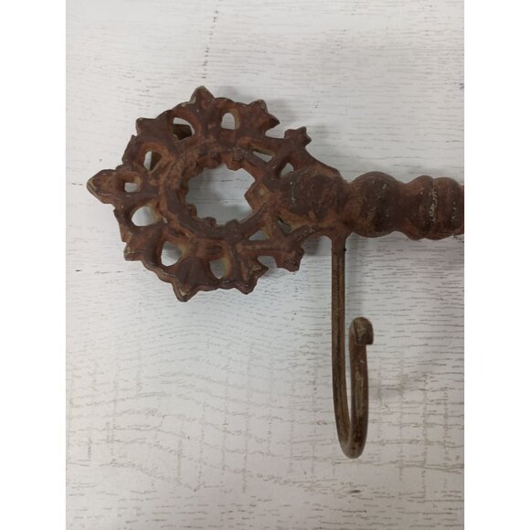 Vintage Cast Iron Skeleton Key Shaped 3 Hook Wall Coat Hanger Key Holder Rustic - Picture 2 of 7